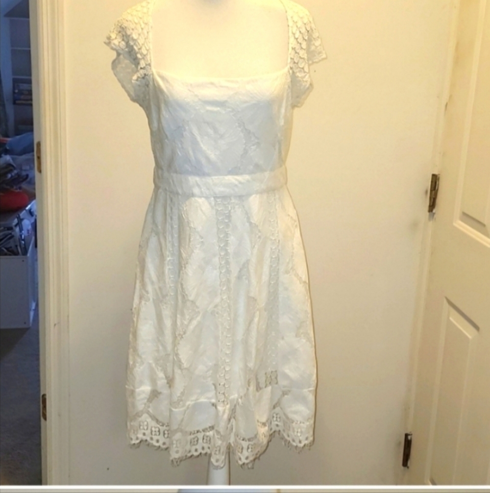 Foxiedox Lace Embroidery Sleeveless, dress size, large Elegant modest